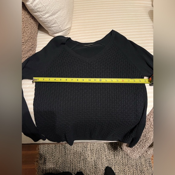 Navy Blue Women’s Banana Republic Sweater - Size Medium - Picture 8 of 8